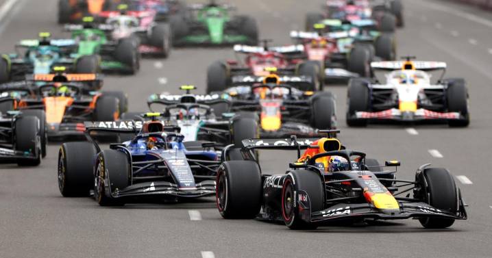 Sainz completa la hazaña al volver al podio con un Williams y Verstappen se pasea en Bakú