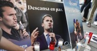 Recuerdo emocionado para Kirk en el centro de Madrid tras su asesinato