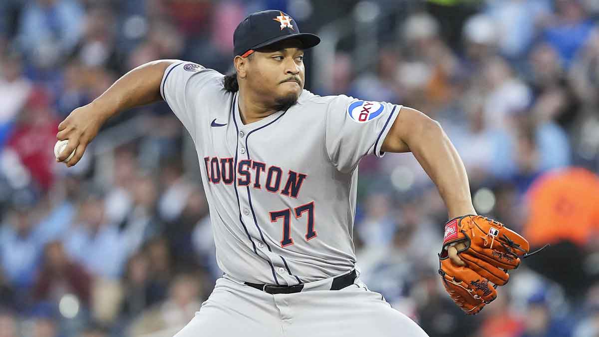 Astros’ Luis Garcia leaves Blue Jays game amid injury fears