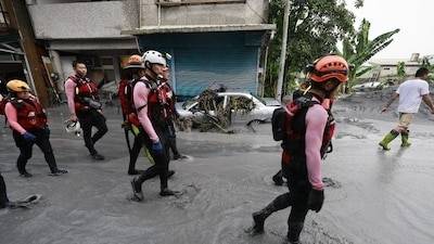 Supertifón ‘Ragasa’ inunda Taiwán …