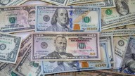 El dólar sigue a la baja, cae $39 por debajo de la TRM