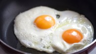 La razón por la que las yemas de huevo a veces son amarillas y otras veces naranjas: casi nadie lo sabe