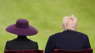 El enigma de Melania: casi no mostró el rostro en la bienvenida a Donald Trump en el Castillo de Windsor