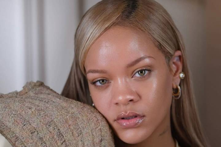 La primera foto. Rihanna se convirtió en mamá por tercera vez y reveló el curioso nombre de su hija