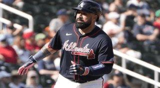 Sandy León regresa a las Grandes Ligas con los Bravos de Atlanta