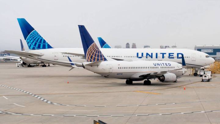 United Airlines Resumes Normal Operations After Grounding All Departing Flights In US