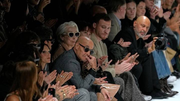 The devil wears Dolce & Gabbana in Milan as Meryl Streep is filmed at runway show for movie sequel