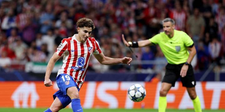 El recital de Julián Álvarez en la paliza del Atlético de Madrid: dos asistencias y un exquito gol de penal