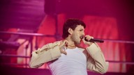 Sebastián Yatra emociona a seis mil fans en una "noche especial de San Mateo": "Tenéis una energía bacana"