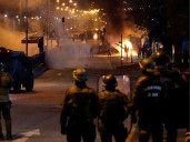Conmemoración del 11 de septiembre deja 2 carabineros heridos: uno fue atacado a piedrazos y otro mordido por un perro