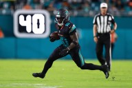 Dolphins WR Tyreek Hill carted off vs. Jets with leg injury