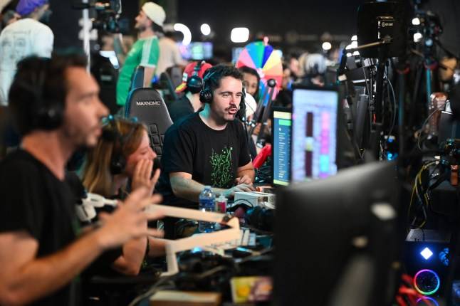 Video game makers should market more towards older middle age fans