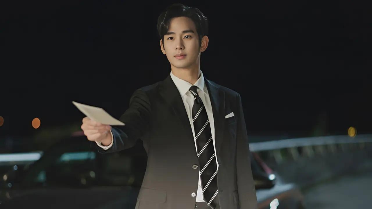 Kim Soo-Hyun Case: Actor submits 150 letters written to his actual lover from military as proof