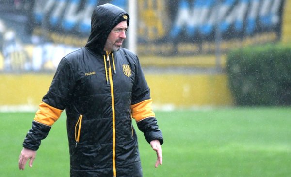 Giganti, tras el empate de Olimpo: una jugada clave, la salida de Amarilla, la desesperación y lo que viene...