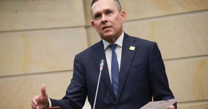 Expresidente del Senado anuncia que aspirará a la Presidencia en el 2026: se suma a una larga lista de nombres