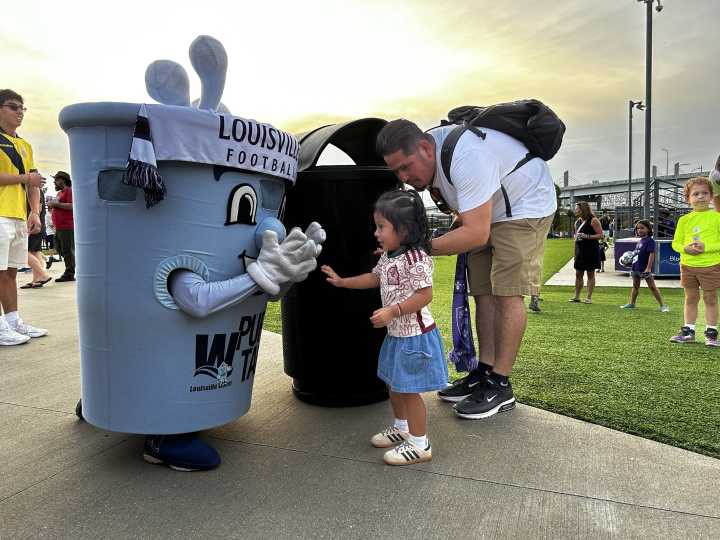 LouCity abrió las puertas de su casa a la comunidad hispana
