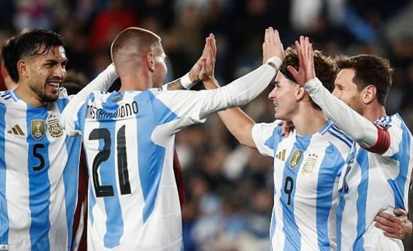 Argentina goleó a Venezuela en la despedida de Lionel Messi