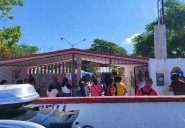 Abejas atacan a maestros e intendentes en jardín de niños en Cancún