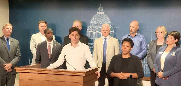 Twin Cities mayors say cities should be allowed to pass their own gun laws