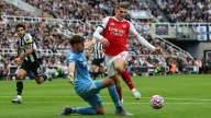 Arsenal remonta y asciende en la Liga Inglesa de fútbol