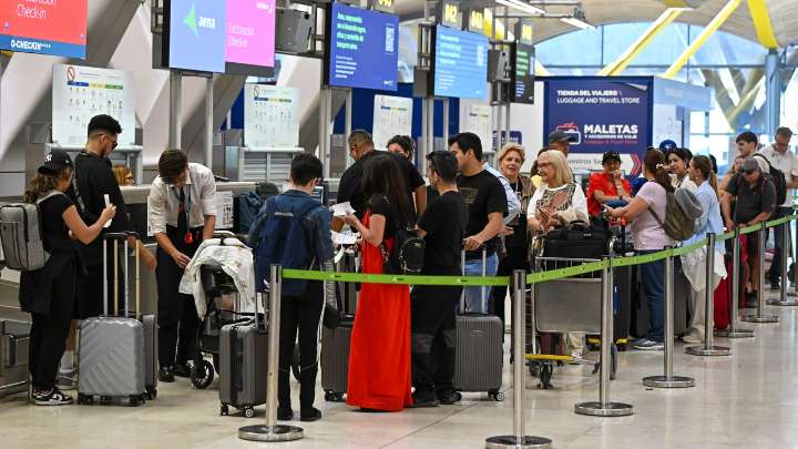 ¿Has perdido tu vuelo o tienes miedo de perderlo por la huelga en los controles de Barajas? Esto es lo que debes hacer para recuperar el precio de tu billete