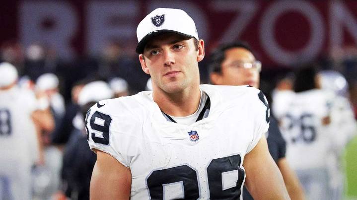 Raiders’ Brock Bowers questionable to return vs. Patriots with knee injury