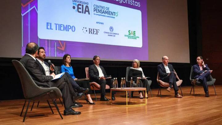 Propuestas de expertos y exministros para evitar el colapso fiscal del país