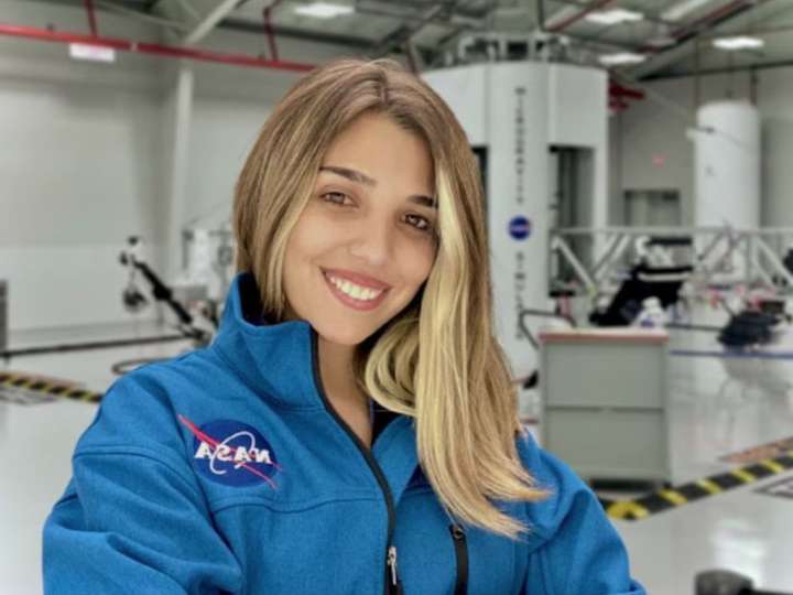 Quién es la joven argentina aspirante a astronauta con la que almorzará Milei en Los Angeles