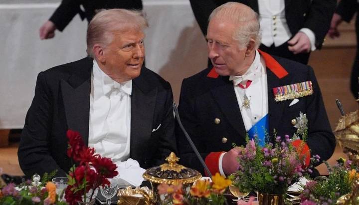 Rey Carlos III elogia el "compromiso" de Trump para "encontrar soluciones" a conflictos internacionales