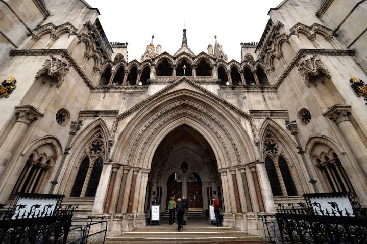 Man wins High Court bid to block removal to France under ‘one in, one out’ drive