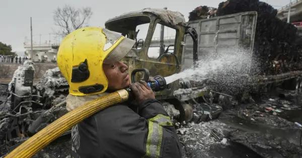 Suman 10 fallecidos por la explosión en Iztapalapa