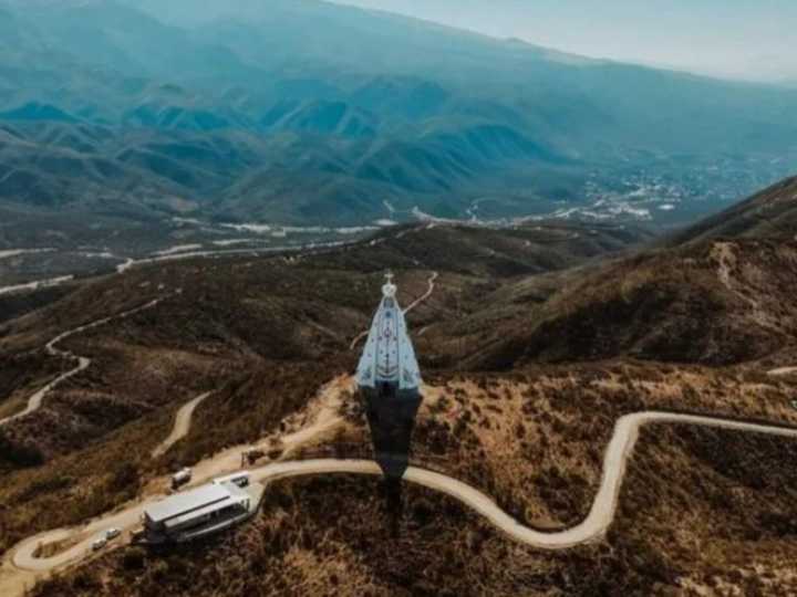 No es el Cristo Redentor en Brasil: dónde se encuentra la estatua más alta de Sudamérica