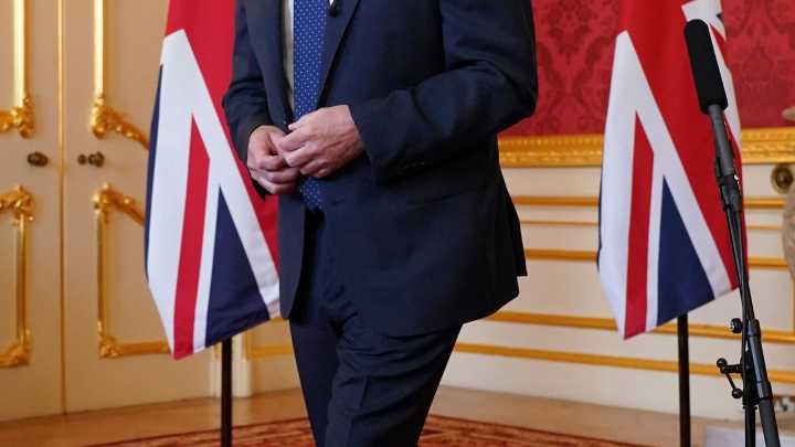 Un debilitado Starmer recibe a Trump en su visita de Estado