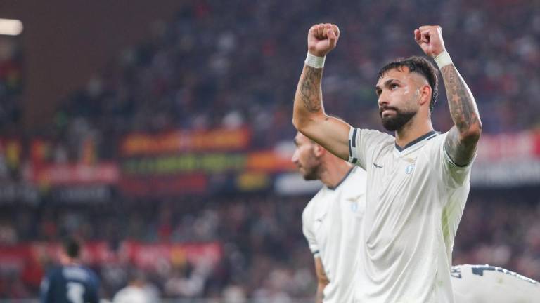 La Lazio golea al Génova de Johan Vásquez y resana sus heridas