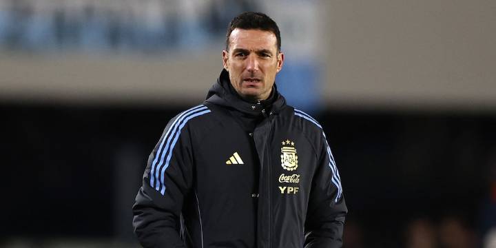 10 frases de Scaloni: el plan para que a Messi no lo desbordara la emoción y su reacción cuando le preguntaron si Argentina es candidata