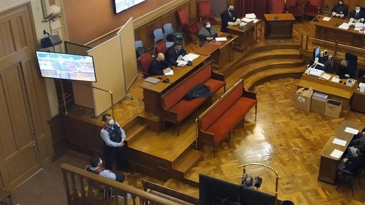 Condenan a 33 años de prisión a la falsa opositora a mossa que asesinó a su pareja en Ripollet