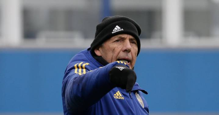 La noticia que recibe Boca Juniors de Carlos Palacios tras la hospitalización de urgencia de Miguel Ángel Russo