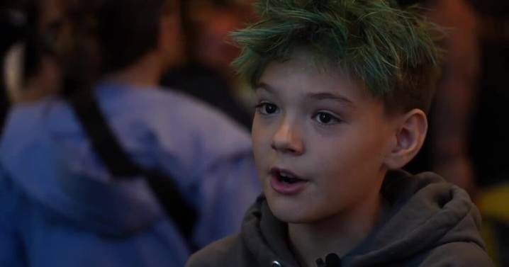 11-year-old wins hearts at Hudson Cafe with work ethic, handmade thank you cards