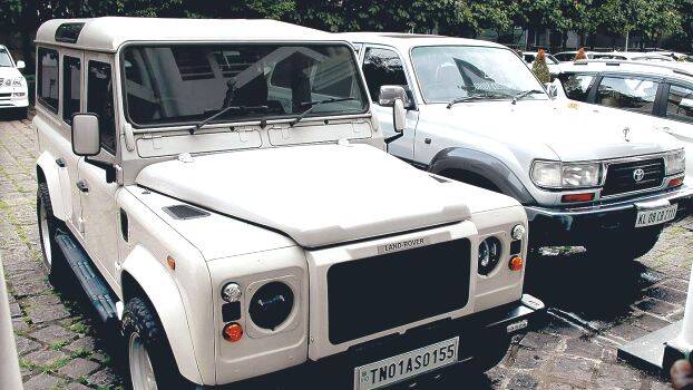 Stars caught in vehicle smuggling controversy; Prithviraj, Dulquer to be questioned; luxury vehicles seized from 35 locations
