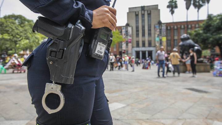 Hombre que se disfrazó de policía para robar un carro de alta gama en Medellín fue enviado a la cárcel