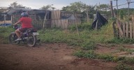 Violencia en Sinaloa: El éxodo de los desplazados por la narcoguerra entre 'La Mayiza' y 'La Chapiza'
