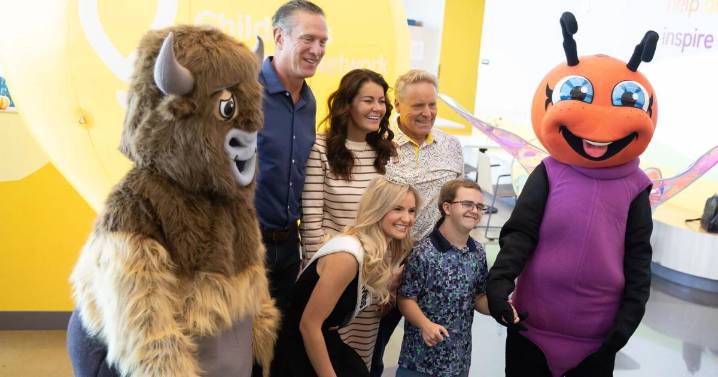 Former NFL quarterback Drew Bledsoe visits Shodair in Helena with over $30K donation