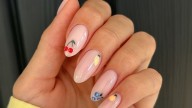Hacete en casa la manicura de micro frutas, la tendencia de uñas más cute y apetecible en los días de calorcito