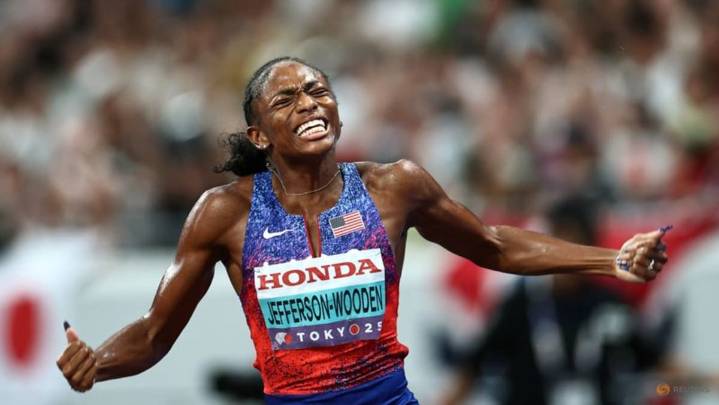 Lyles and Jefferson-Wooden lead US to sprint relay double