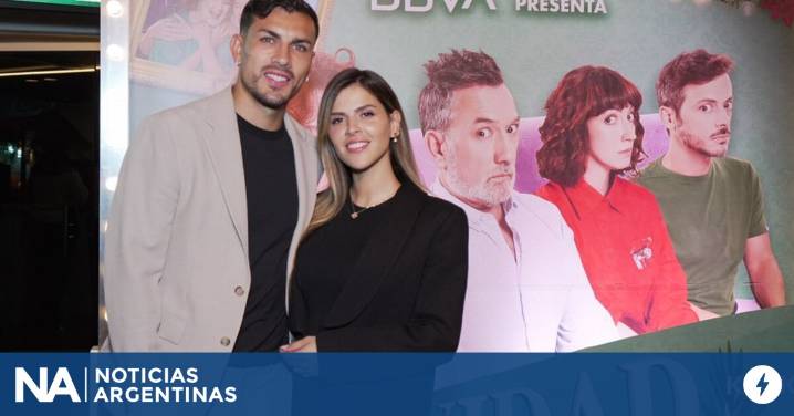 Leandro Paredes, Camila Galante y una nueva visita al teatro: “Una navidad de mierda”