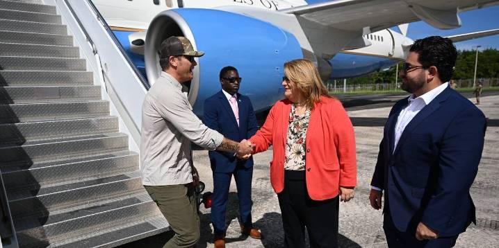Visita sorpresa del jefe del Pentágono a Puerto Rico en medio de tensiones en el Caribe