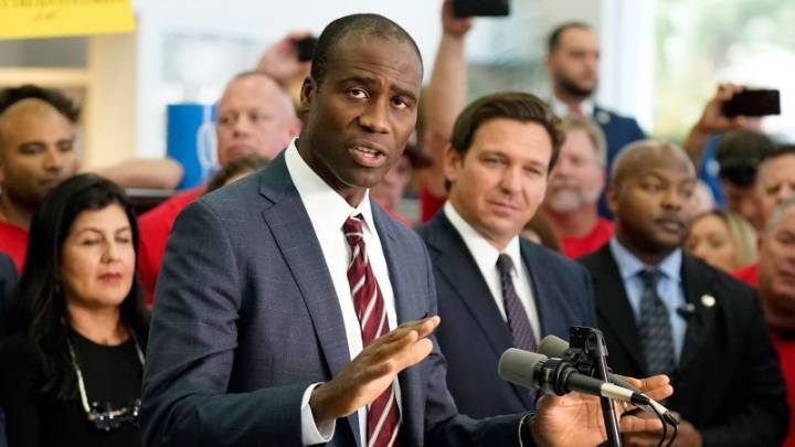 Florida’s surgeon general said he didn’t calculate the costs of ending vaccine mandates in the state. But scientists have.