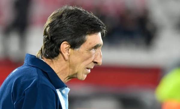 Costas y su alegría por el presente de Racing: "Hay equipos que son grandes que juegan cada 15 días"