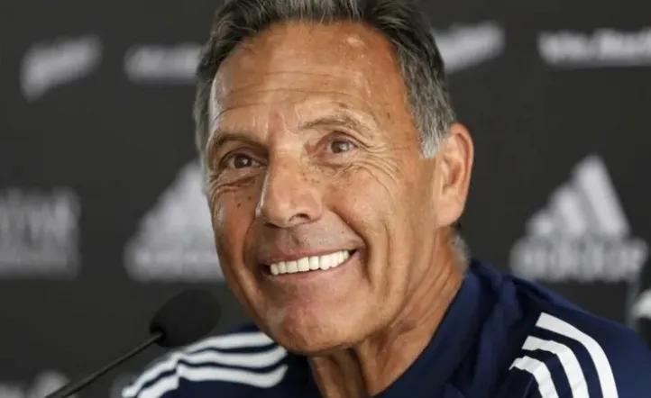 Miguel Ángel Russo se presentó en el entrenamiento de Boca