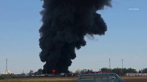 Fire Chicago Heights today: Junkyard fire breaks out at 630 E Joe Orr Road, sending massive plumes of black smoke into air